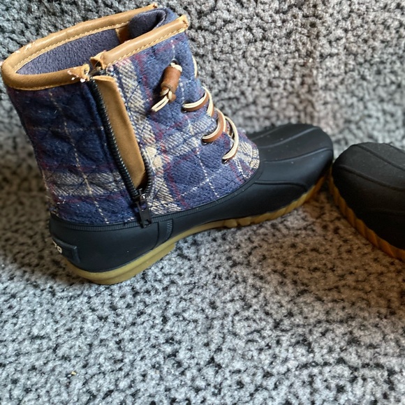 Women’s Waterproof Duck Boots - Picture 4 of 14